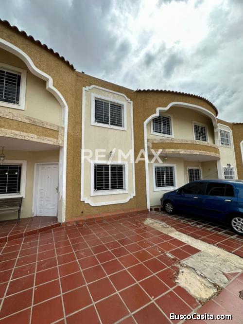 Casa En Venta Villa Agua Dorada. Remax Millenium