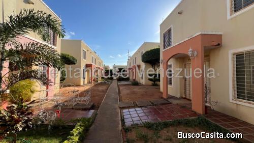 Townhouse en venta Via La Concepcion 