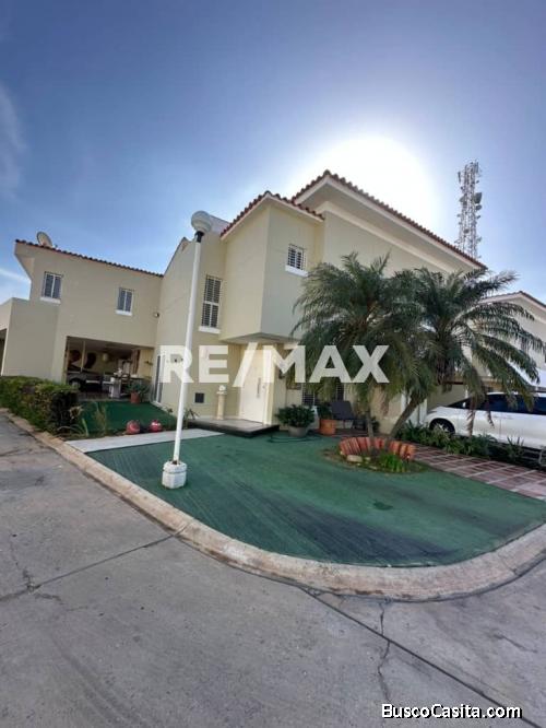 Casa En Venta Villa Canta Piedra. Remax Millenium