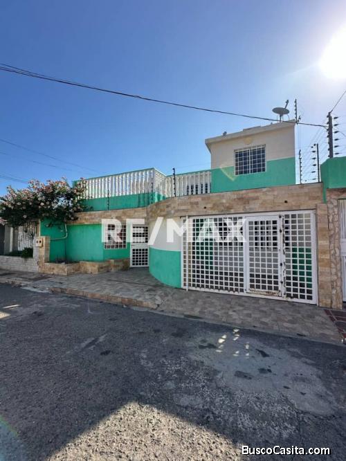 Casa en Venta Urb. Mara Norte. Remax Millenium