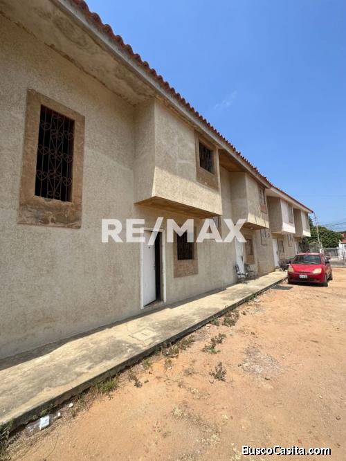 Townhouse en Venta. Sierra Maestra. Remax Millenium