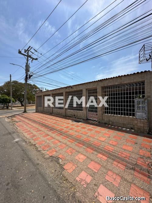 Casa en Venta La Trinidad. {Remax Millenium}.