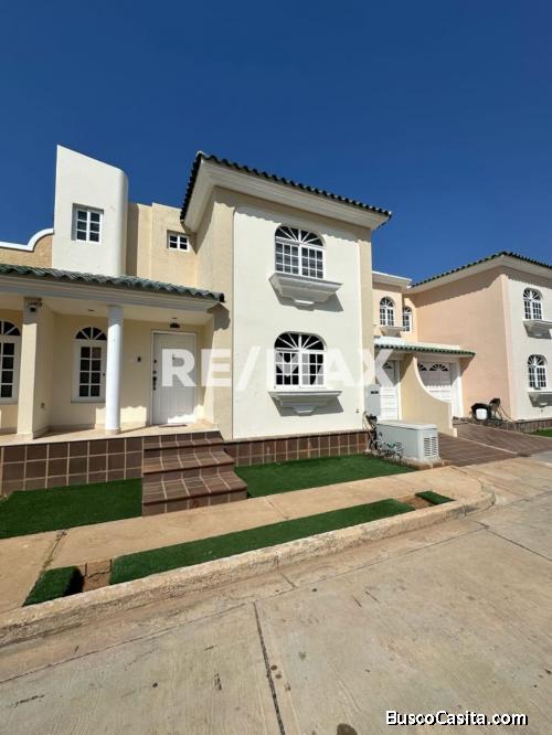 Casa en Venta. Villa Lago Country II. Remax Millenium