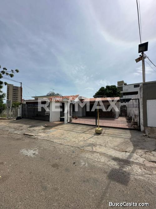 Casa en Venta Av. 12  70 y 71. Remax Millenium