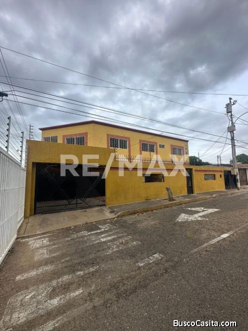 Casa Comercial y Apartamento en Monte Bello, Remax Millenium