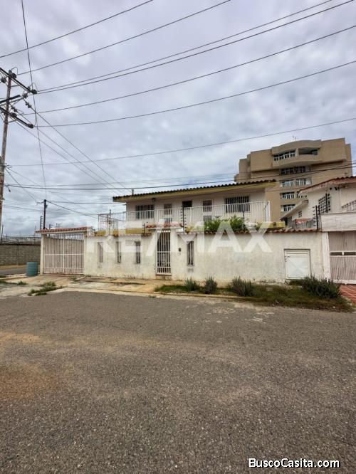 Casa en Venta Urb. Monte Bello. Remax Millenium