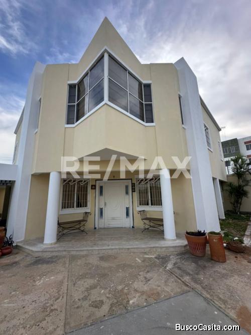 Townhouse en Venta. Riberas del Lago. Remax Millenium