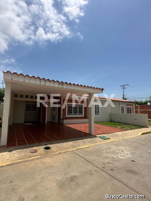 Casa en Venta Villa. Campo Verde II Urb. La Floresta, Remax Millenium