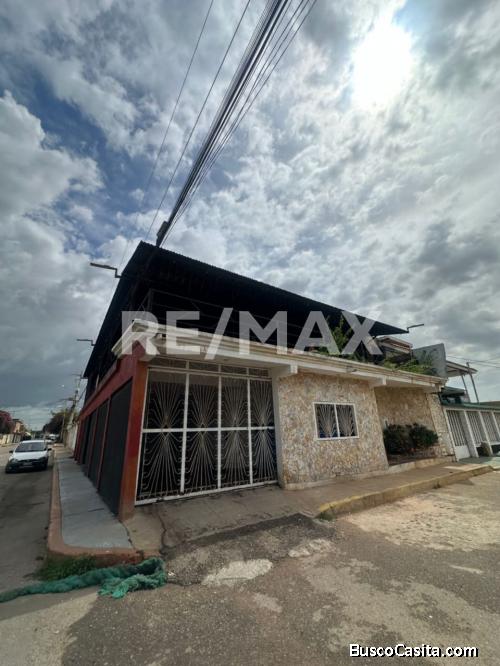 Local y casa en Venta Sector Lomas del Valle, Remax Millenium