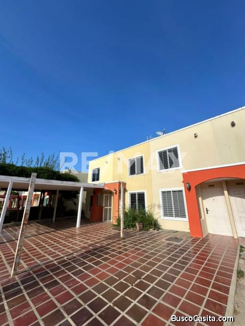 Townhouse en Venta Caminos de La Lagunita. Remax Millenium