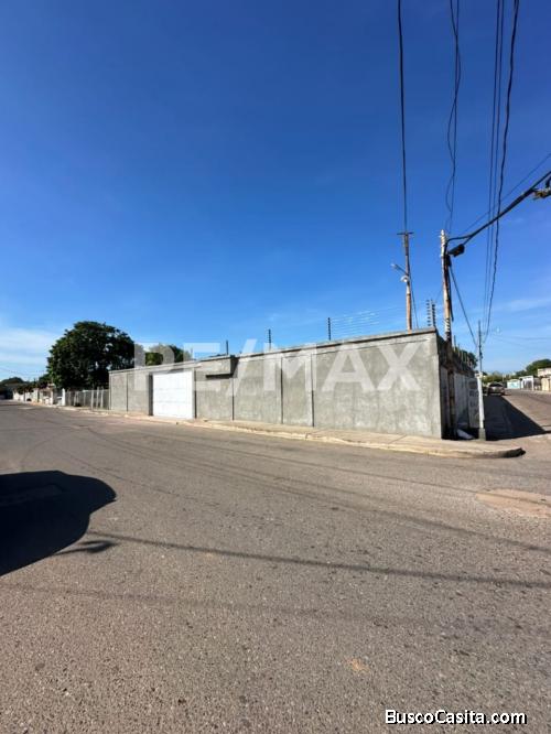 En Venta Casa Urb. Los Olivos. Remax Millenium