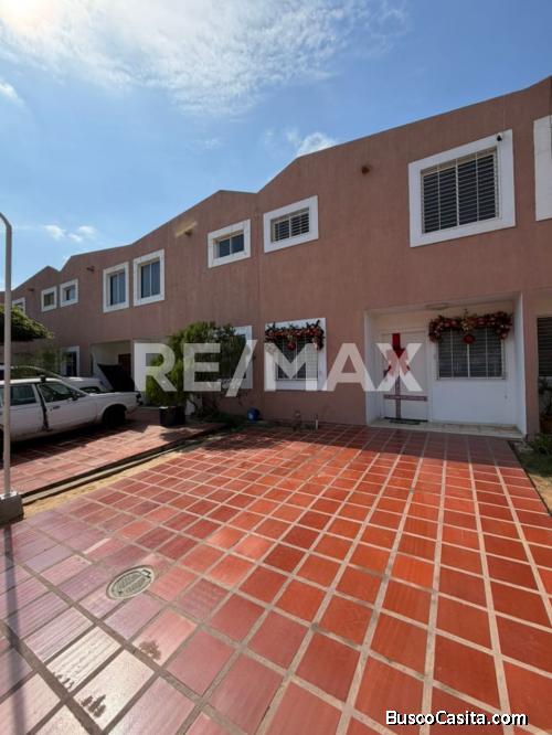 Townhouse Vila Campo Alto, Remax Milenium