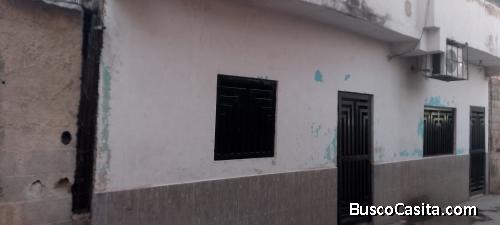 Casa de 2 niveles Santa Rosa Barrio America