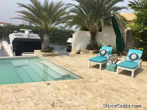 EN VENTA CASA MODERNA  EN EL C.R.LAS VILLAS, LECHERIA