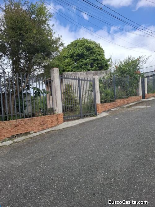 En venta linda casa en el municipio Carrizal, estado Miranda 