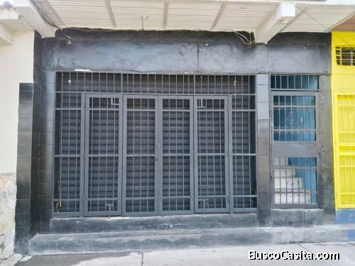 ¡GRAN OPORTUNIDAD! Casa de tres Niveles con potencial comercial en Lomas de Funval, Av. Aránzazu