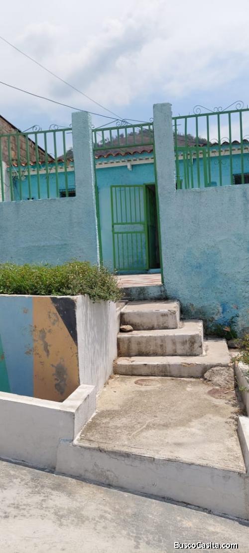 Casa en venta en el Centro de Las Tejerías Aragua