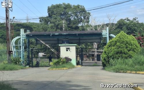 Casa en VENTA Urb LAS MESETAS CARR. CHARALLAVE CUA 250 MTS