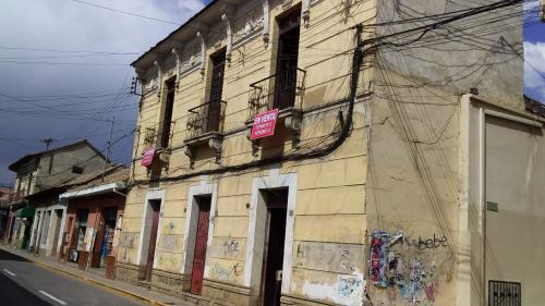 ATENCIÓN INVERSIONISTAS HERMOSO TERRENO A 3 CUADRAS DE LA PLAZA PRINCIPAL-COCHABAMBA.