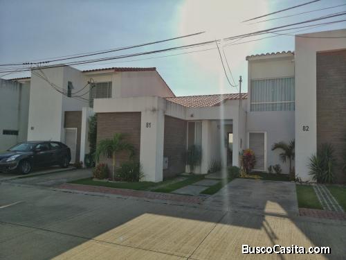 BONITA CASA EN COND: VILLA DE LA CANDELARIA