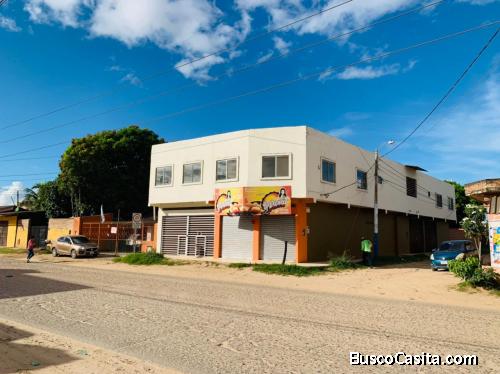 Casa comercial en venta Sobre avenida. 