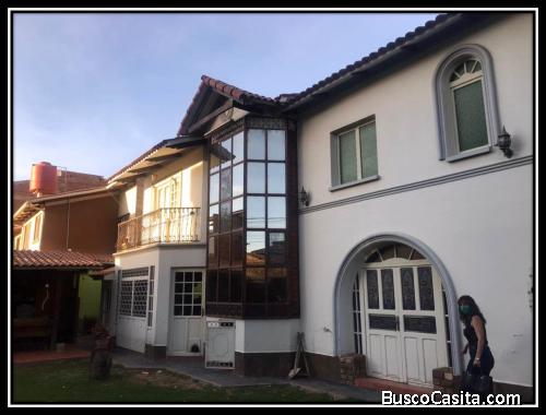 AMPLIA CASA EN VENTA 