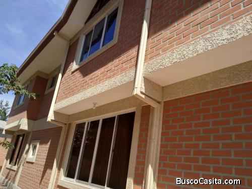 CASA EN VENTA en huayllani grande