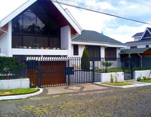 Propiedad con piscina Club Chillos