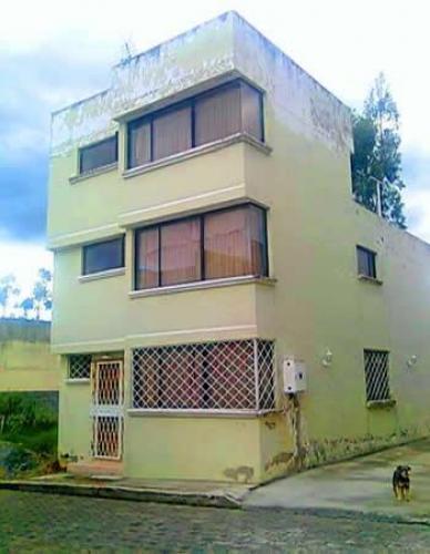 Casa Conocoto Empresa Eléctrica