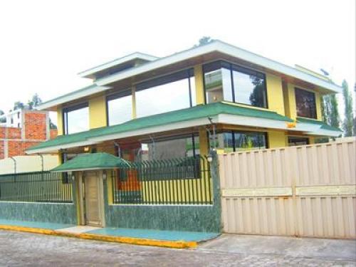 Casa con Piscina de Lujo