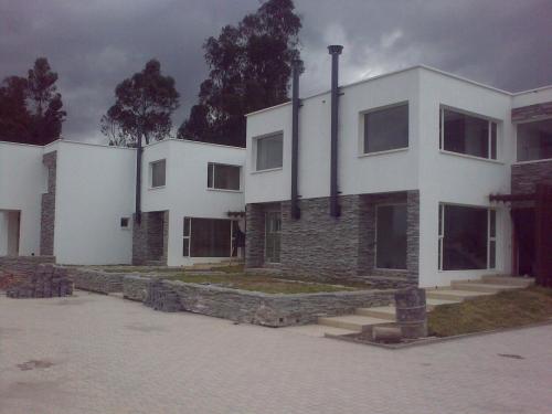 VILLA JULIANA - TANDA CONJUNTO 5 CASAS EXCELENTE CALIDAD