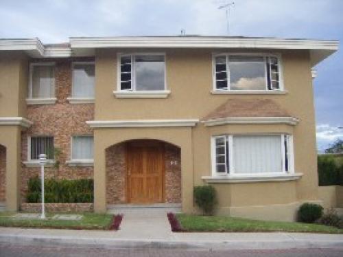 Venta de preciosa casa de 3 dormitorios en Cumbaya