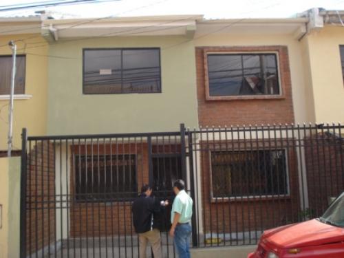 cod:24734 --EEE-OPORTUNIDAD CASA EN LA URB. MACHANGARA PRECIO: 61.500 Neg.