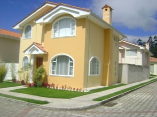 VENDO BONITA CASA EN EL CONJUNTO RESIDENCIAL LOS PINOS