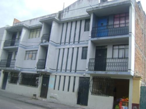 VENDO BONITA CASA EN EL CENTRO DE OTAVALO