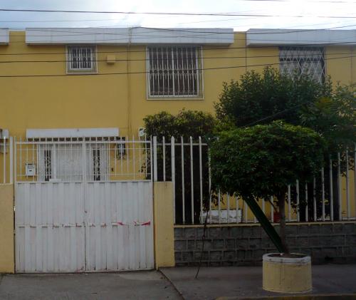 CASA 2 PLANTAS, MACHALA Y VICENTE LÓPEZ, SECTOR COTOCOLLAO, CONJUNTO HABITACIONAL EL CARMEN DOS