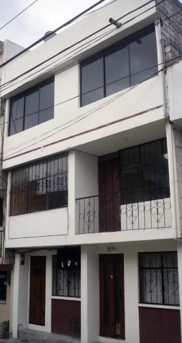 CARAPUNGO, CASA DE TRES DEPARTAMENTOS INDEPENDIENTES,180M2 DE CONSTRUCCIÓN TOTAL $54.000