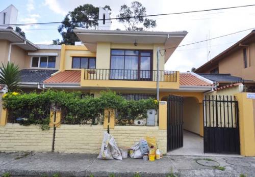 INMOBILIARIA PEDRO PAREDES VENDE CASA EN EL SECTOR DEL COLISEO MAYOR 