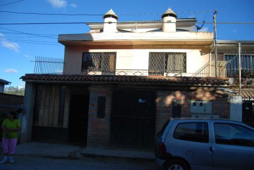 INMOBILIARIA PEDRO PAREDES VENDE CASA RENTERA ,  DOS CASAS EN EL MISMO TERRENO, SECTOR MIRAFLORES