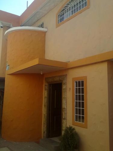 bonita casa en urbanizacion san felipe 