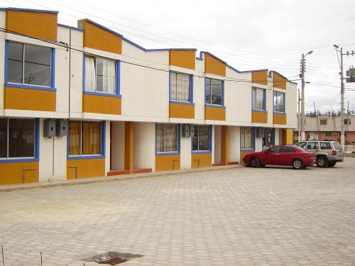 HERMOSAS CASAS EN MARIANITAS-CALDERON