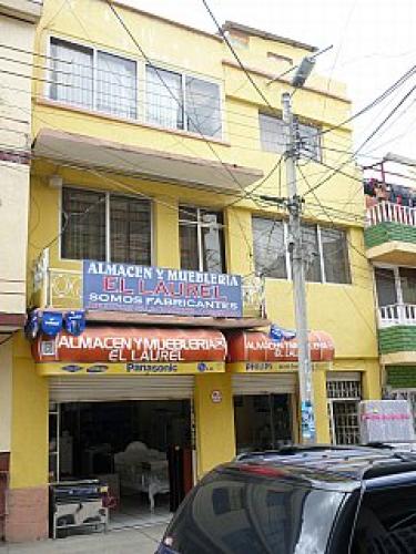 BONITO EDIFICIO COMERCIAL 