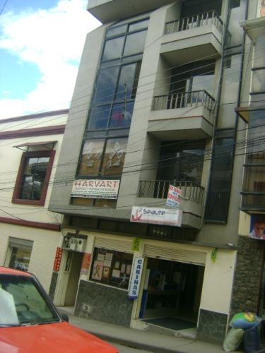 HERMOSO EDIFICIO RENTERO 