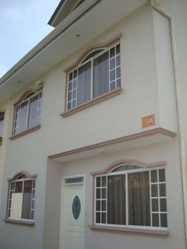 HERMOSA VILLA AMPLIA CON ACABADOS DE PRIMERA SECTOR SUPER STOCK