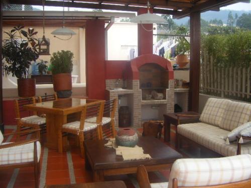 VENTA CASA CUMBAYA CONJUNTO DE CUATRO CASAS