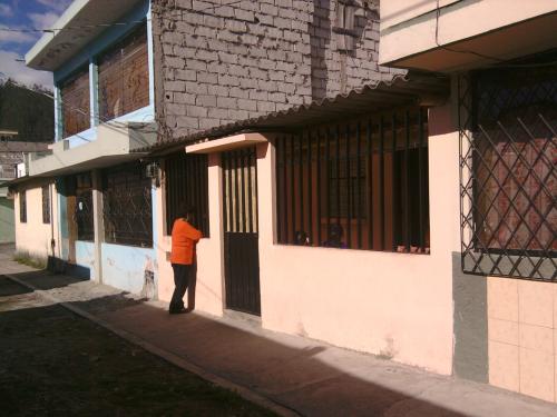 DE OPORTUNIDAD VENDO CASA PARA FAMILIA CORTA