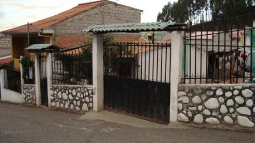 DE OPORTUNIDAD POR VIAJE CASA CON TERRENO SECTOR LOS TRIGALES