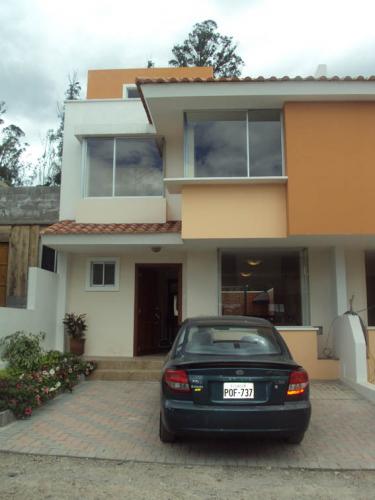 PORTAL DE INCHALILLO VENDO HERMOSA CASA A 5 MIN DE LA ESPE (SAN GOLQUI)