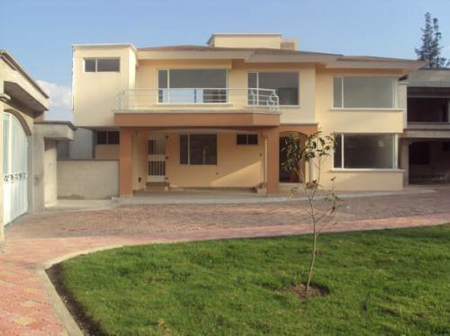 VENDO CASA  DE 250 M2 EN EL CALLE DE LOS CHILLOS 