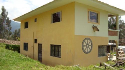 OPORTUNIDAD PO VIAJE CASA CON TERRENO SECTOR EL RODEO EN RACAR